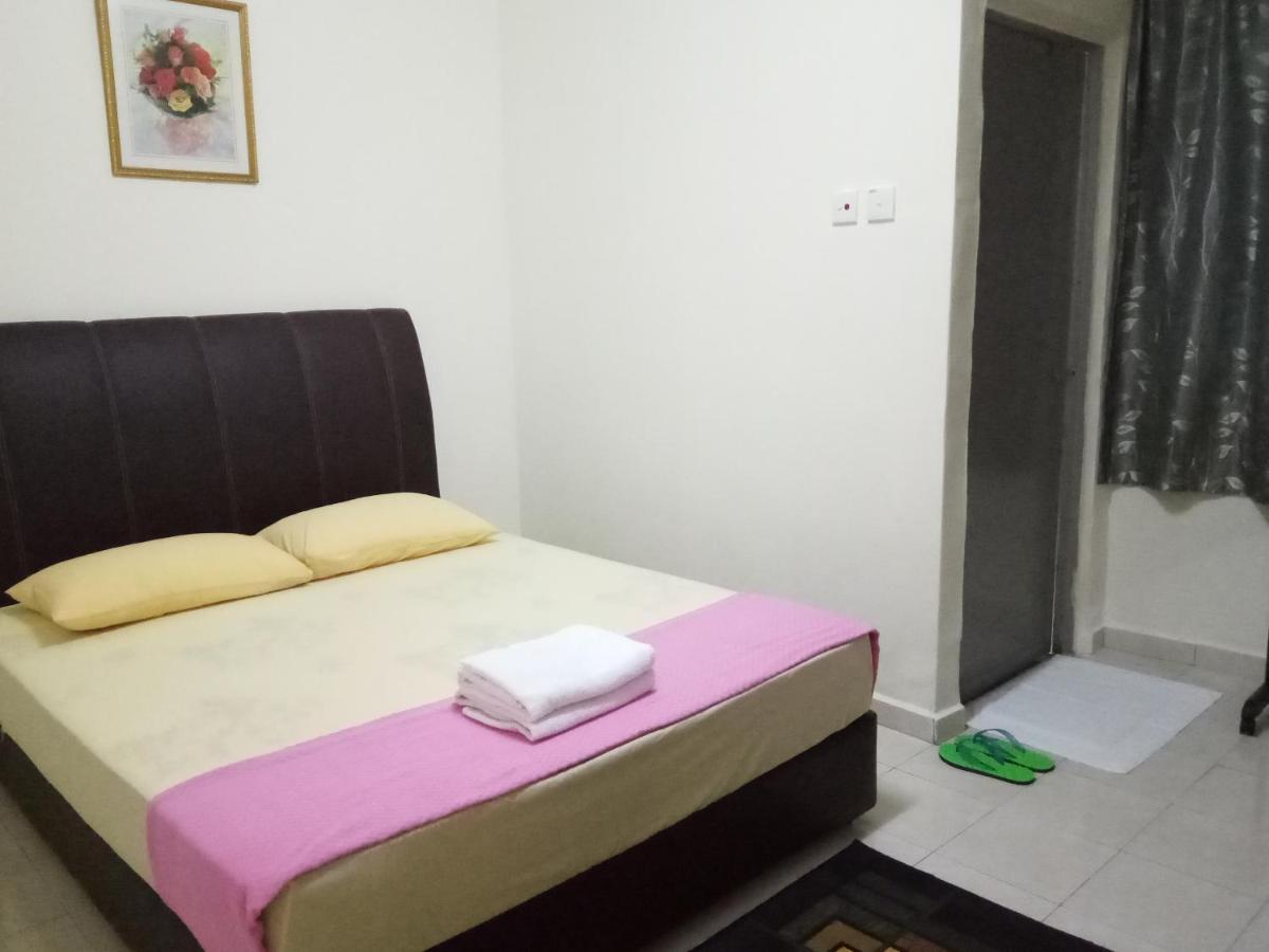 Aiman Homestay Port Dickson Exteriör bild