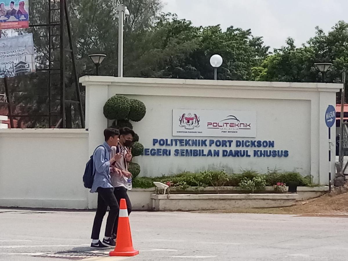 Aiman Homestay Port Dickson Exteriör bild